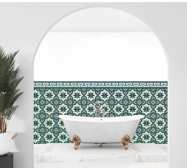 Phòng tắm độc đáo với gạch bông ốp tường