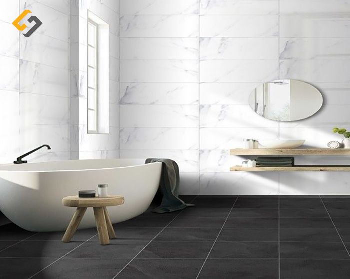 Gạch ốp nhà tắm với nguyên tắc màu nghịch tông vô cùng ấn tượng