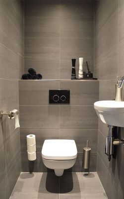 Phòng tắm nhỏ sủ dụng gạch khổ 30x60cm nằm ngang